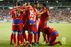 El Numancia araña un punto en un partido frenético en Córdoba El Numancia araña un punto en un partido frenético en Córdoba