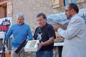 La asociación cultural Amigos de Sarnago recibe el premio Colodra La asociación cultural Amigos de Sarnago recibe el premio Colodra