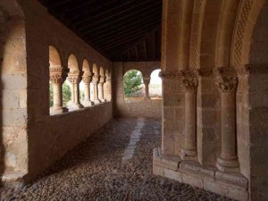 Ponencia arqueológica sobre iglesias medievales en Andaluz Ponencia arqueológica sobre iglesias medievales en Andaluz