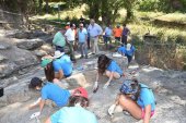 Voluntarios limpian el yacimiento de icnitas de Fuentes de Magaña Voluntarios limpian el yacimiento de icnitas de Fuentes de Magaña