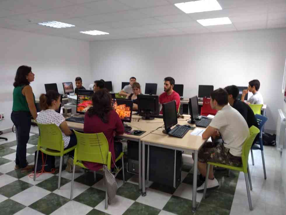 Doce jóvenes comienzan el programa formativo Piqueras Doce jóvenes comienzan el programa formativo Piqueras