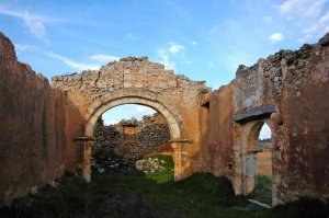 Expolian dos capiteles románicos de la ermita de Boós Expolian dos capiteles románicos de la ermita de Boós