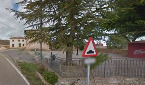 Fallece una persona al volcar el turismo en el que viajaba Fallece una persona al volcar el turismo en el que viajaba