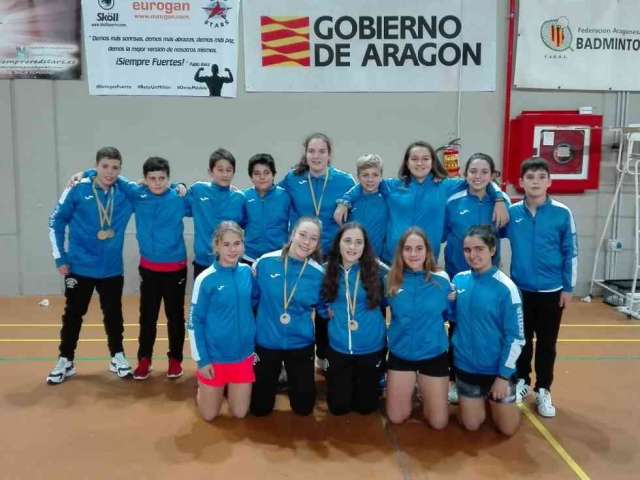 Ocho medallas del bádminton soriano en Alfajarín Ocho medallas del bádminton soriano en Alfajarín