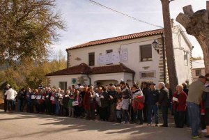El valle del Cídacos se vuelve a concentrar para reclamar reapertura de farmacia El valle del Cídacos se vuelve a concentrar para reclamar reapertura de farmacia