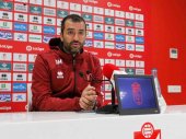 Diego Martínez (Granada): "El Numancia se asocia bien" Diego Martínez (Granada): "El Numancia se asocia bien"