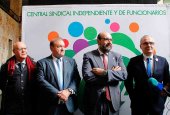 CSIF se concentra ante las Cortes regionales CSIF se concentra ante las Cortes regionales