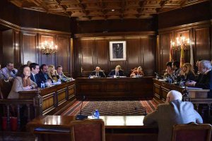 El alcalde plantea dos pactos en el debate sobre el estado del municipio El alcalde plantea dos pactos en el debate sobre el estado del municipio