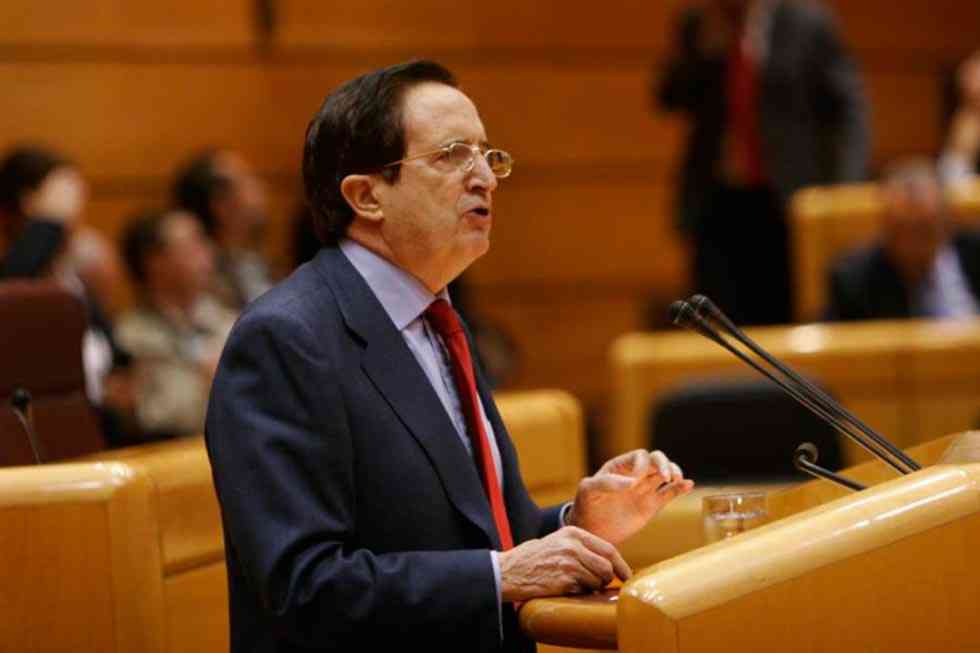 Juan José Lucas imparte conferencia sobre la Constitución Juan José Lucas imparte conferencia sobre la Constitución