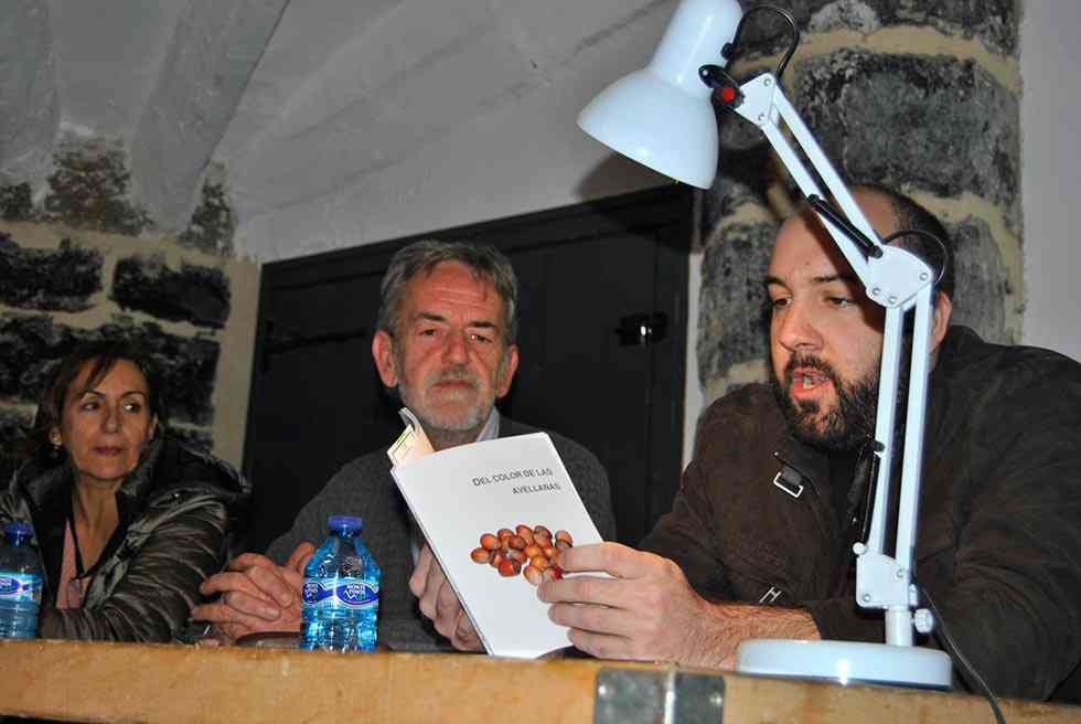 "El color de las avellanas", primer libro de Miguel A. López "El color de las avellanas", primer libro de Miguel A. López