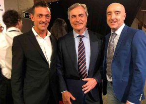 Agustín Álvaro recoge su premio como campeón de España Agustín Álvaro recoge su premio como campeón de España