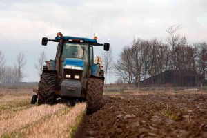 La espiral alcista de costes de producción impide mejorar renta agraria La espiral alcista de costes de producción impide mejorar renta agraria