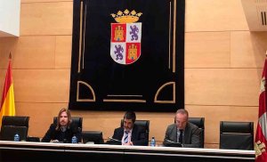 Podemos acusa a PP y PSOE de pactar el silencio en cajas de ahorro Podemos acusa a PP y PSOE de pactar el silencio en cajas de ahorro