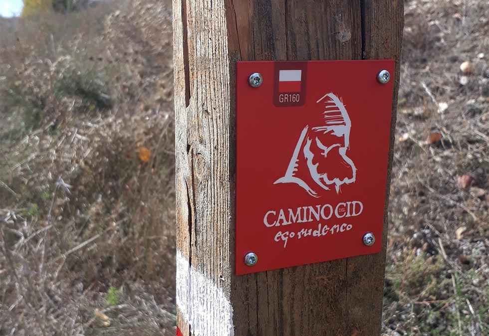 El Camino del Cid advierte a senderistas en tramos por carretera El Camino del Cid advierte a senderistas en tramos por carretera