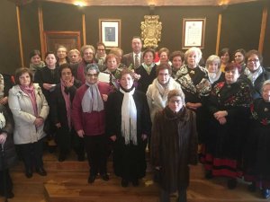 Las mujeres de El Burgo celebran la fiesta de Santa Águeda Las mujeres de El Burgo celebran la fiesta de Santa Águeda