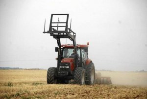 Fallece un joven agricultor arrollado por su propio tractor Fallece un joven agricultor arrollado por su propio tractor