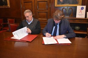 El Ayuntamiento concede 45.000 euros al Club de Balonmano Soria El Ayuntamiento concede 45.000 euros al Club de Balonmano Soria