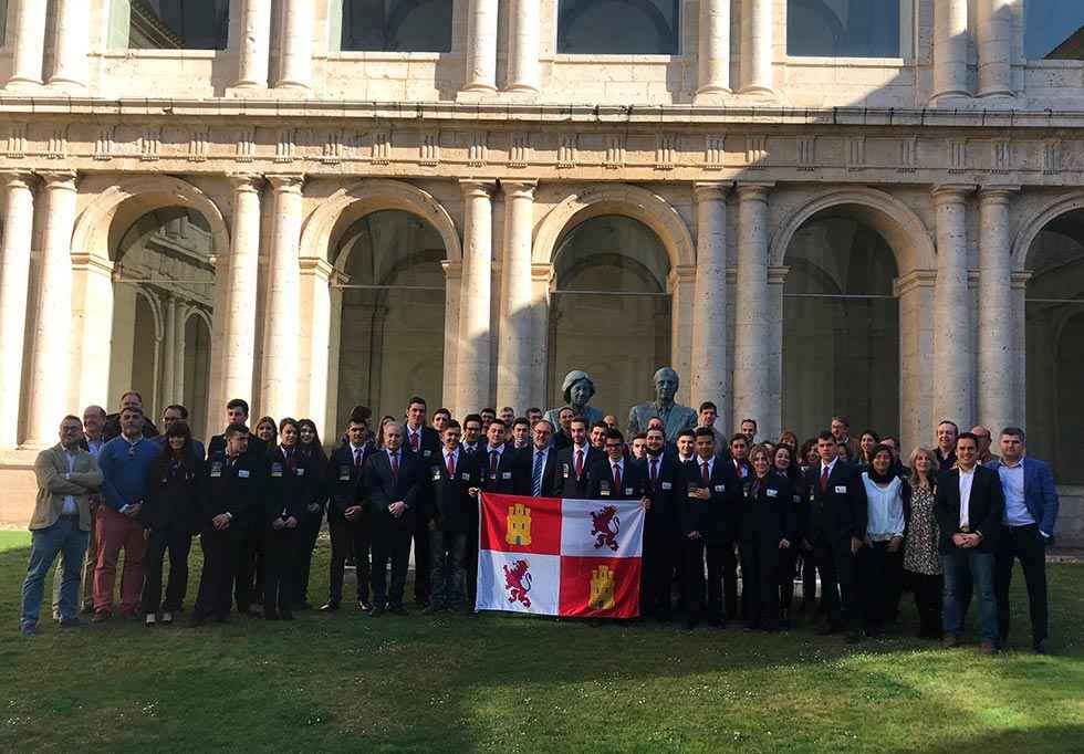 Rey anima a conseguir nuevas medallas a alumnos que participan en Spainskills Rey anima a conseguir nuevas medallas a alumnos que participan en Spainskills
