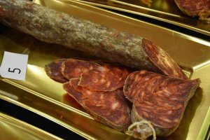El mejor chorizo cular lo elabora Embutidos La Hoguera El mejor chorizo cular lo elabora Embutidos La Hoguera