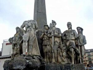 Aparece una década después la cabeza de la estatua del general Yagüe Aparece una década después la cabeza de la estatua del general Yagüe