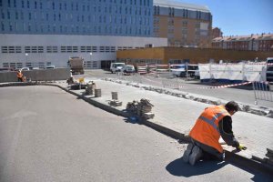 La entrada provisional del hospital funcionará en abril La entrada provisional del hospital funcionará en abril