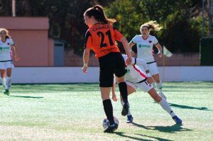Marta Charle, la primera soriana en el fútbol profesional Marta Charle, la primera soriana en el fútbol profesional