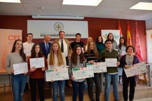Tres alumnas ganan la IV Fase Local de la Olimpiada de Economía Tres alumnas ganan la IV Fase Local de la Olimpiada de Economía