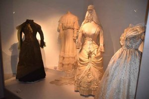 "A la gala de la buena novia", una mirada retrospectiva de la indumentaria nupcial "A la gala de la buena novia", una mirada retrospectiva de la indumentaria nupcial