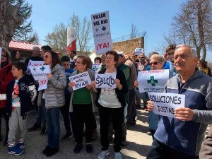 Tercera concentración por la reapertura de la farmacia de Villar del Río Tercera concentración por la reapertura de la farmacia de Villar del Río