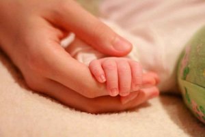 Bases de apoyo a la maternidad y estímulo de la natalidad Bases de apoyo a la maternidad y estímulo de la natalidad