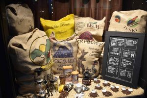 Veinte comercios más se suman al programa de fomento de la natalidad Veinte comercios más se suman al programa de fomento de la natalidad
