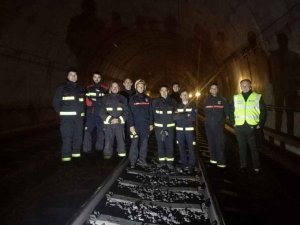 Curso de los Bomberos de Almazán en el túnel de Sagides Curso de los Bomberos de Almazán en el túnel de Sagides