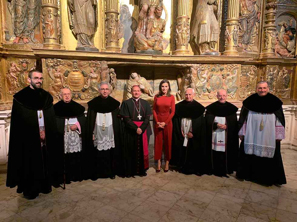 La reina doña Letizia conoce la catedral La reina doña Letizia conoce la catedral