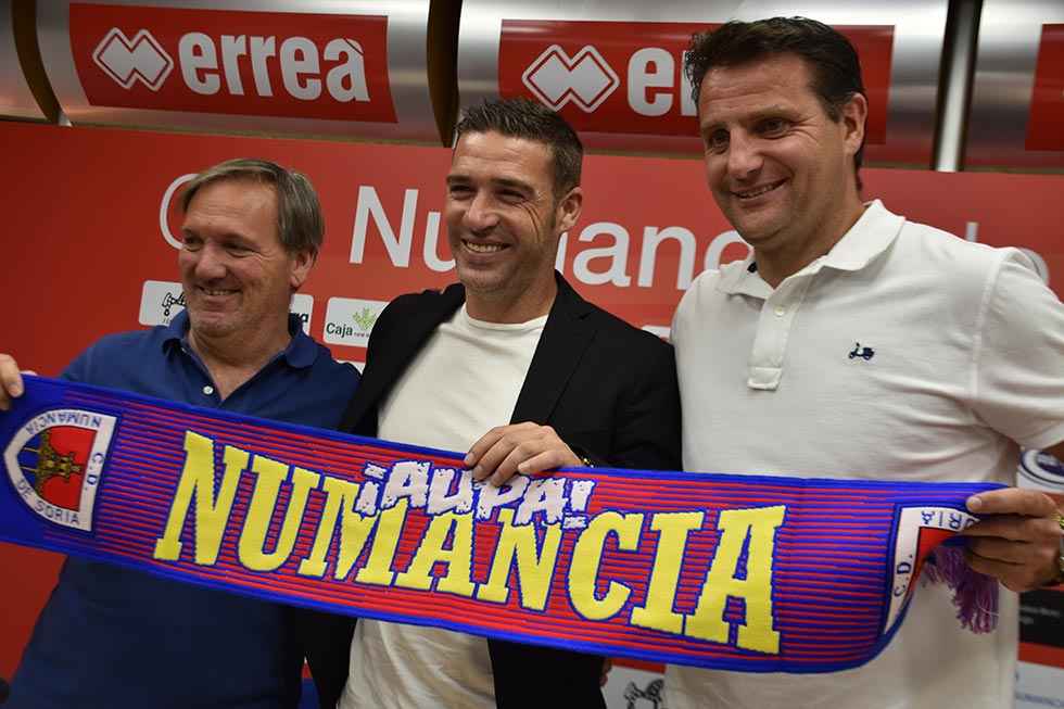 Carrión: "Quiero un realizar un fútbol alegre y dinámico" Carrión: "Quiero un realizar un fútbol alegre y dinámico"