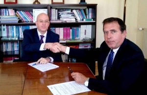 La Junta y la UNED actualizan las enseñanzas prácticas La Junta y la UNED actualizan las enseñanzas prácticas