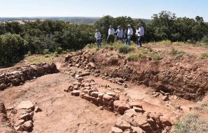 La investigación arqueológica en La Coronilla, centradas en dos estructuras La investigación arqueológica en La Coronilla, centradas en dos estructuras