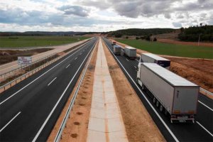 La DGT prevé 810.000 desplazamientos en carreteras en verano La DGT prevé 810.000 desplazamientos en carreteras en verano