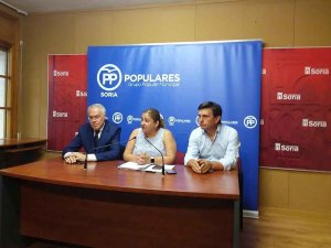 De Gregorio: "El PSOE utiliza el Ayuntamiento como refugio laboral de sus concejales" De Gregorio: "El PSOE utiliza el Ayuntamiento como refugio laboral de sus concejales"