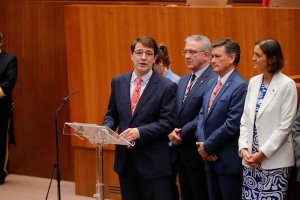 Mañueco se ofrece para hacer "realidad los sueños de la gente" Mañueco se ofrece para hacer "realidad los sueños de la gente"