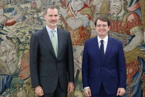 El presidente de la Junta expone al Rey los retos del nuevo Gobierno El presidente de la Junta expone al Rey los retos del nuevo Gobierno