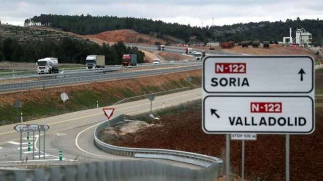 Cinco heridos en vuelco de coche en A-11, en El Burgo de Osma Cinco heridos en vuelco de coche en A-11, en El Burgo de Osma