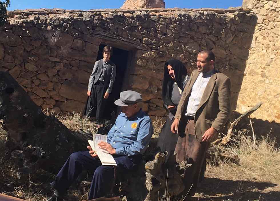 "Aún se bendicen los campos", a Los Ángeles "Aún se bendicen los campos", a Los Ángeles