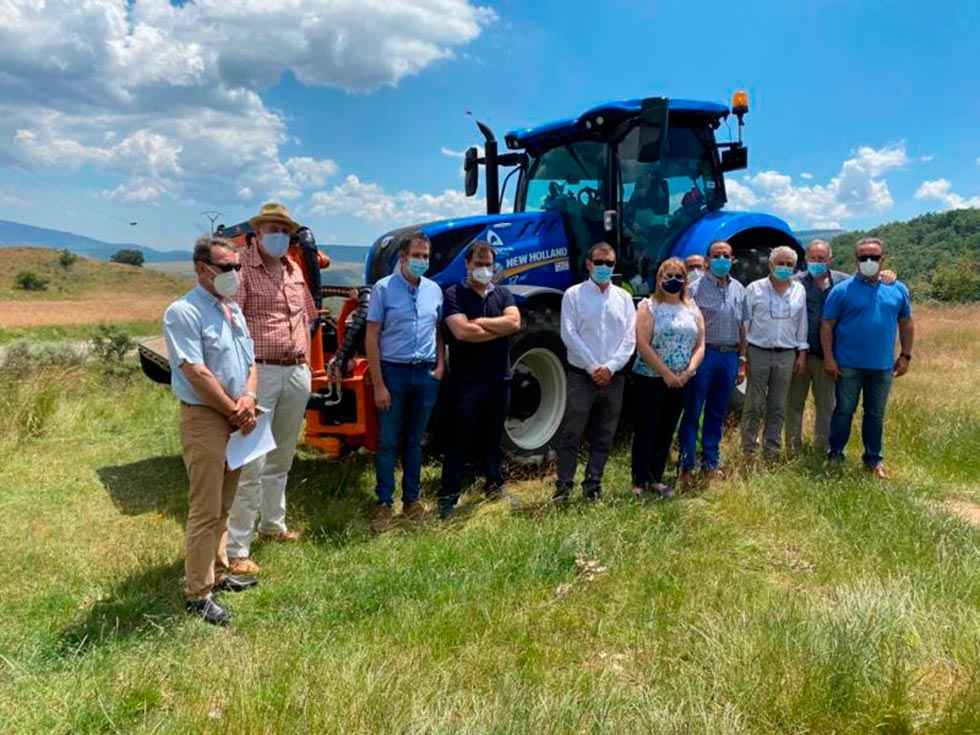 Diputación enseña las posibilidades de nuevo tractor Diputación enseña las posibilidades de nuevo tractor