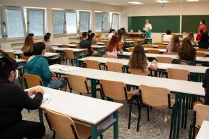 Podemos insta a reforzar la educación pública Podemos insta a reforzar la educación pública