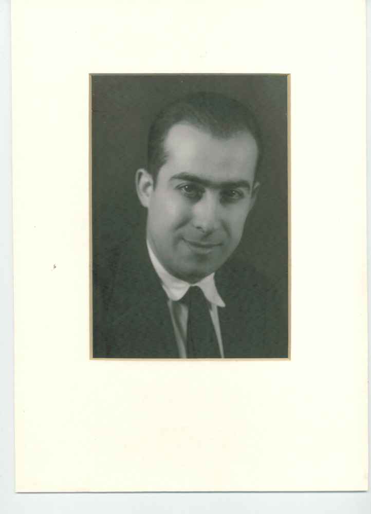 alt=