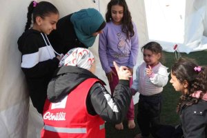 Cruz Roja apela a solidaridad con Turquia y Siria
