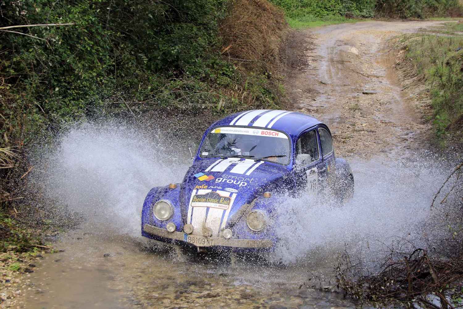 La Spain Classic Raid hace parada en El Burgo