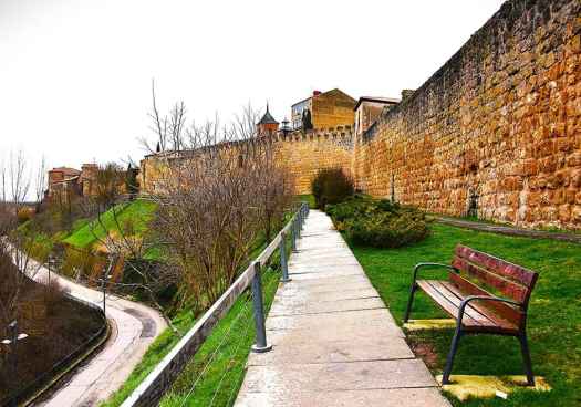 Paseo invernal por la villa amurallada de Almazán