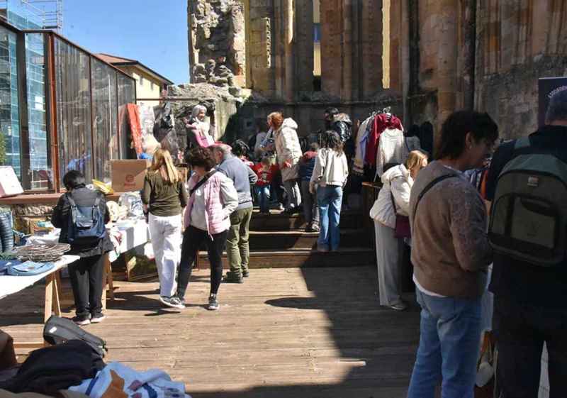 Mercadillo de segunda mano en el casco viejo de Soria