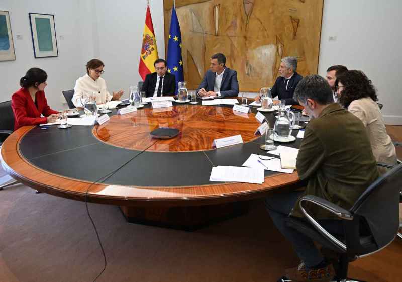 Por la dignidad de España y la dimisión del presidente del Gobierno